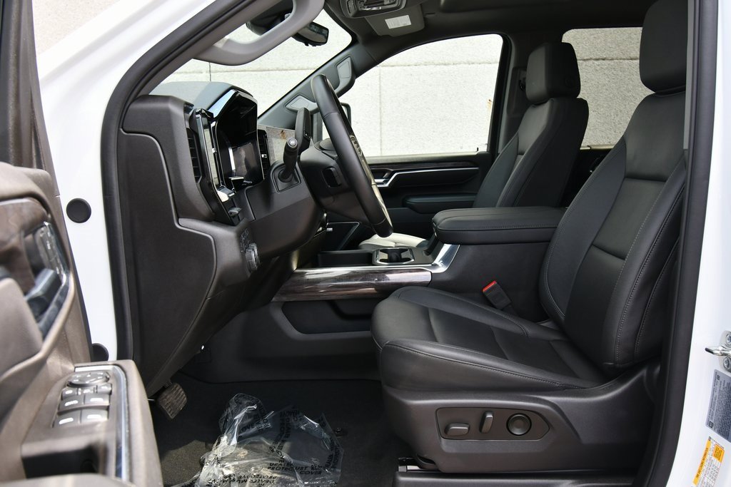 2025 Chevrolet Silverado 3500HD LTZ photo 11