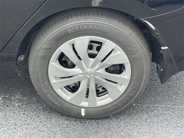 2025 Nissan Versa 1.6 S photo 10