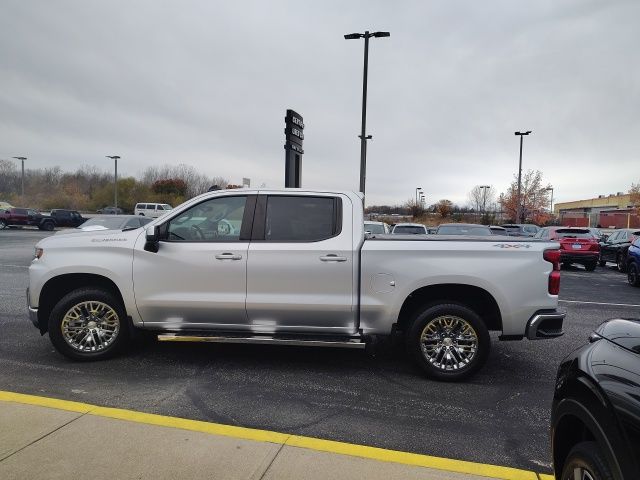 2022 Chevrolet Silverado 1500 LT photo 4