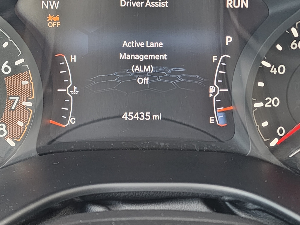 2022 Jeep Compass Latitude Lux photo 3