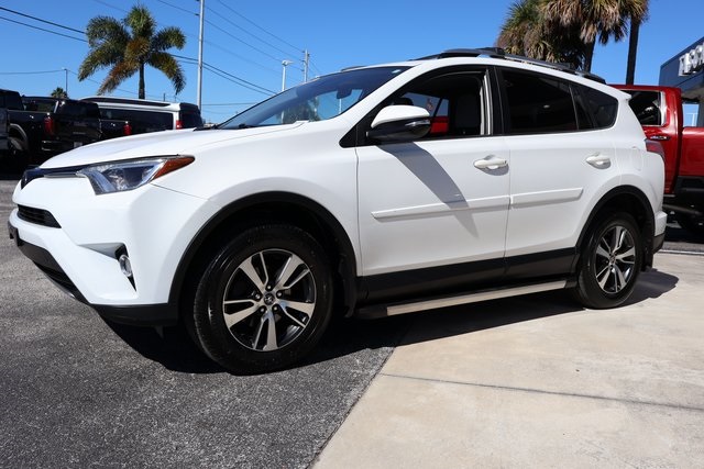 2018 Toyota RAV4 XLE photo 3