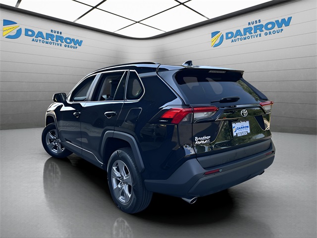 2023 Toyota RAV4 XLE photo 2