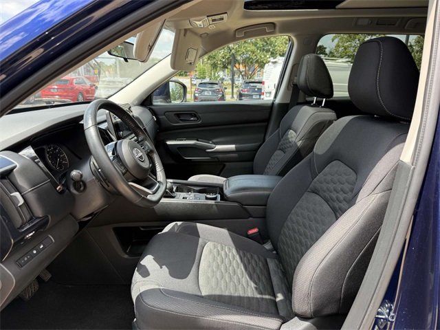 2023 Nissan Pathfinder SV photo 13
