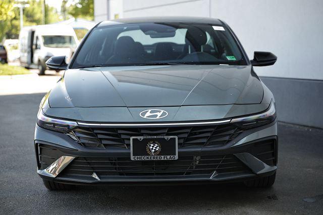 2025 Hyundai Elantra Hybrid SEL Sport photo 2