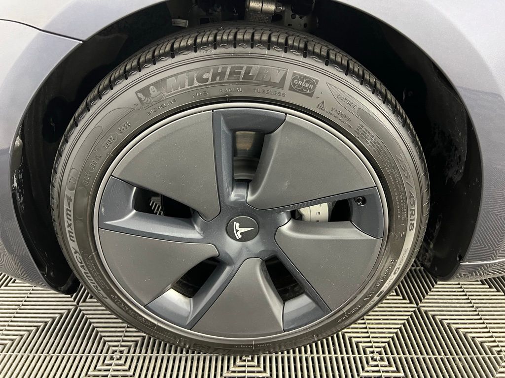 2023 Tesla Model 3 photo 9