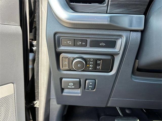 2024 Ford F-150 Lariat photo 18