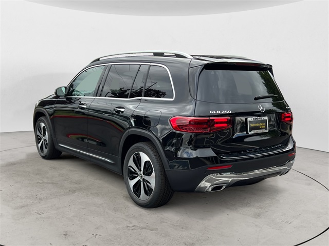 2025 Mercedes Benz GLB 250 4MATIC photo 3