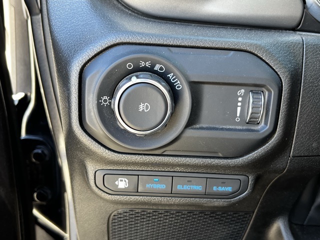 2023 Jeep Wrangler Rubicon 4xe photo 16