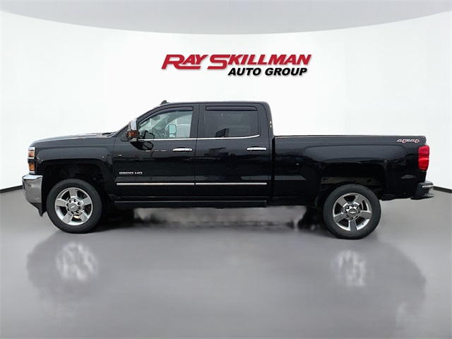 2016 Chevrolet Silverado 2500HD LTZ photo 4