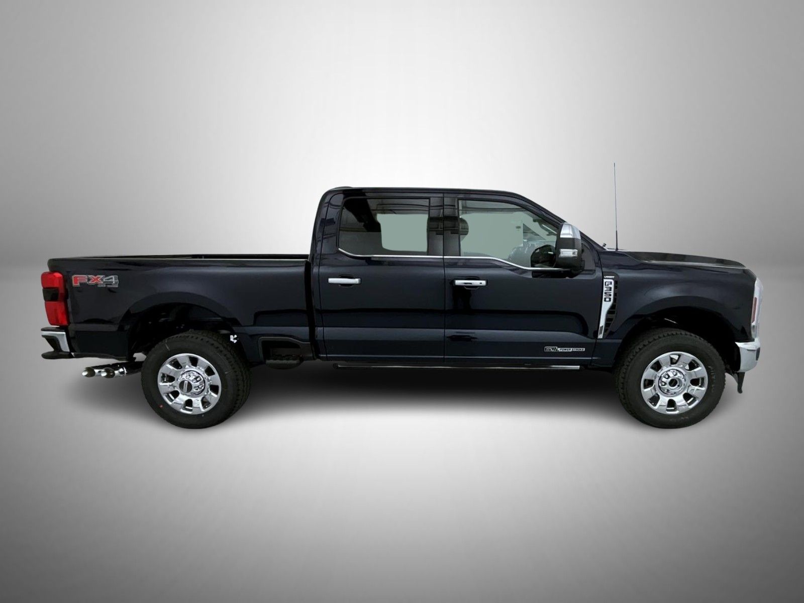 2025 Ford F-350 Lariat photo 4