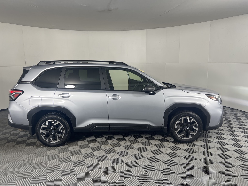 2025 Subaru Forester Premium Base photo 4