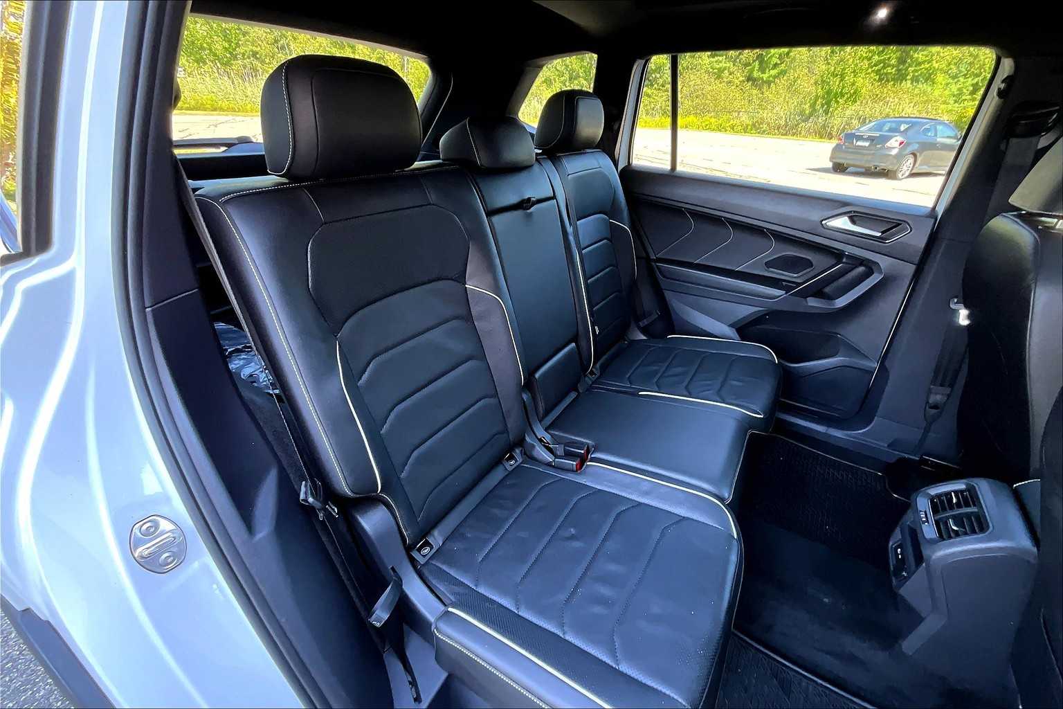 2023 Volkswagen Tiguan SEL R-Line Black photo 36