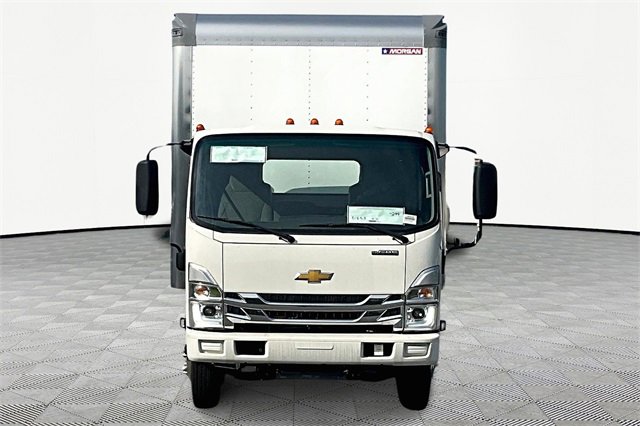 2024 Chevrolet Silverado photo 2