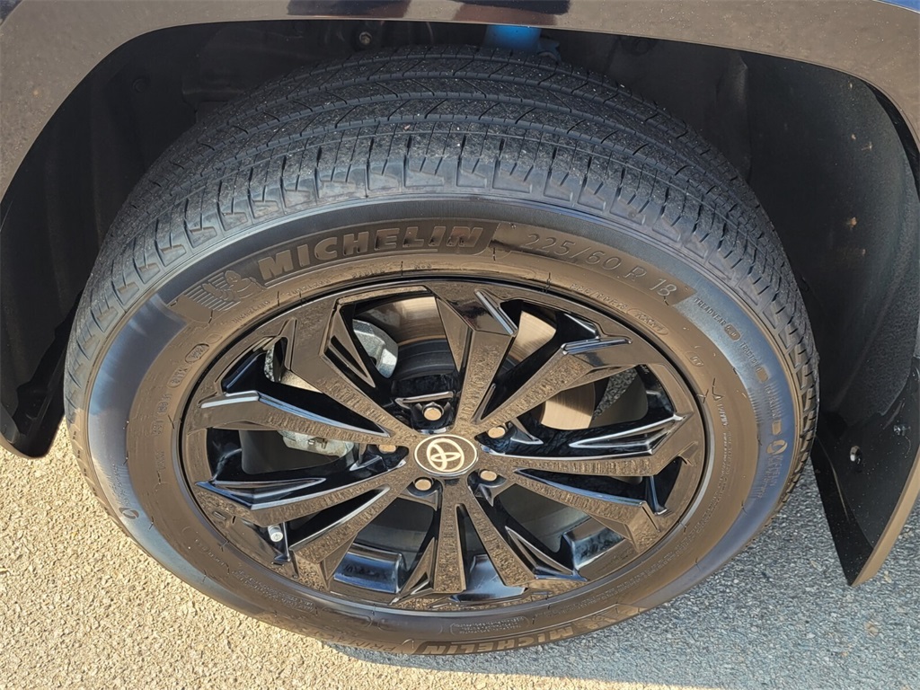 2024 Toyota RAV4 Hybrid SE photo 12