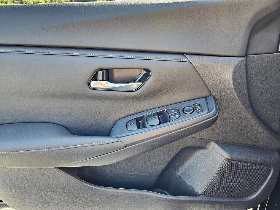 2025 Nissan Sentra SV photo 27