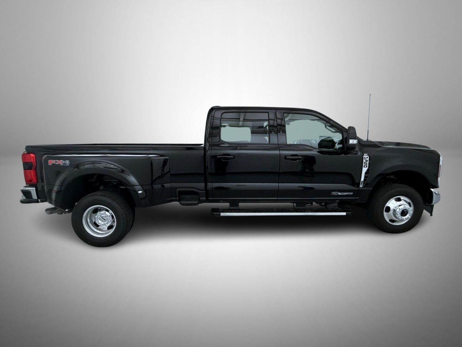 2026 Ford F-350 XLT photo 4