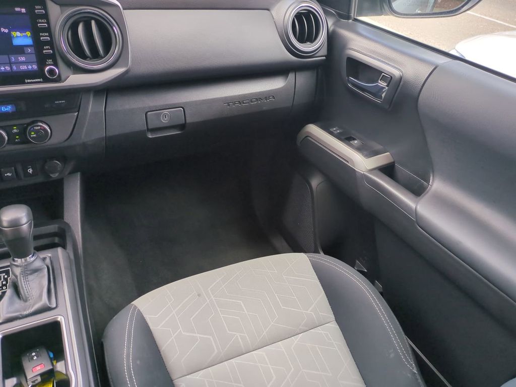 2023 Toyota Tacoma TRD Off-Road V6 photo 15