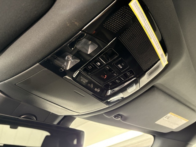 2024 Lexus RX 450h+ Luxury photo 13