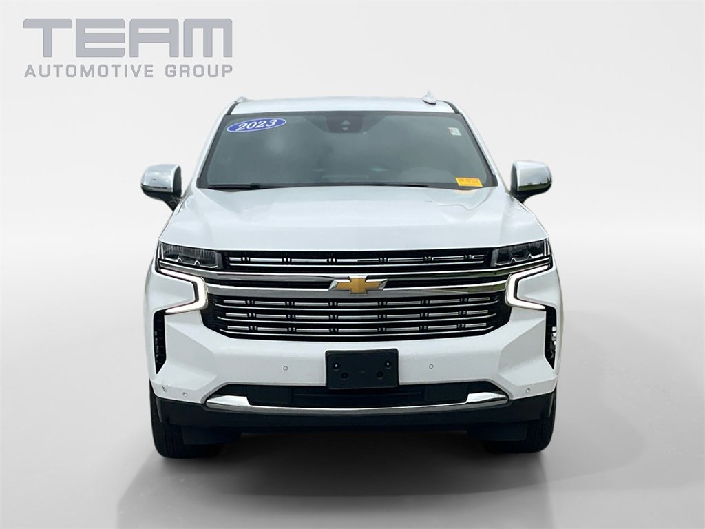 2023 Chevrolet Suburban Premier photo 2