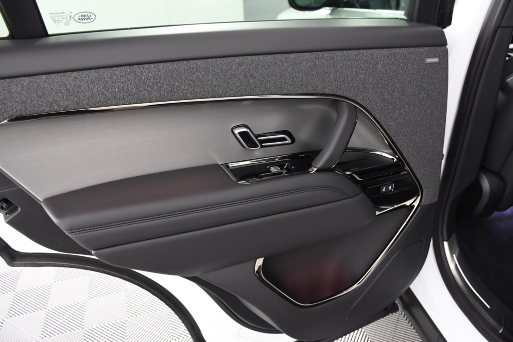 2025 Land Rover Range Rover Sport P360 S photo 23