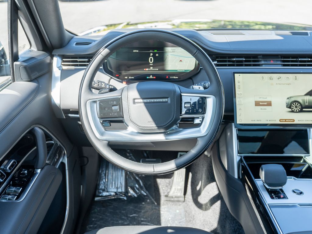 2025 Land Rover Range Rover SE photo 12