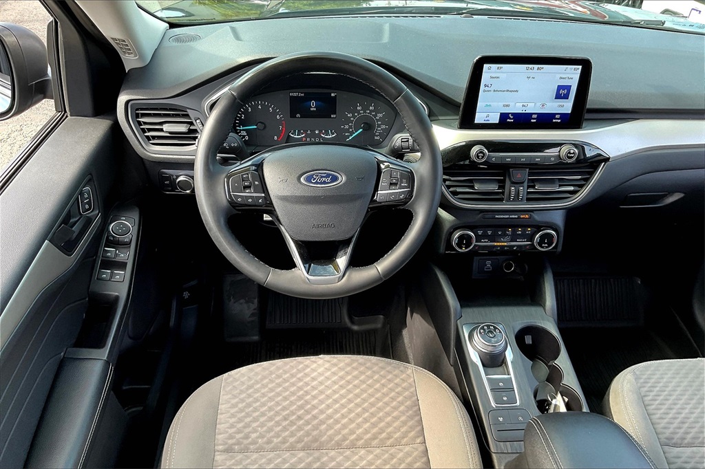 2022 Ford Escape SE photo 2