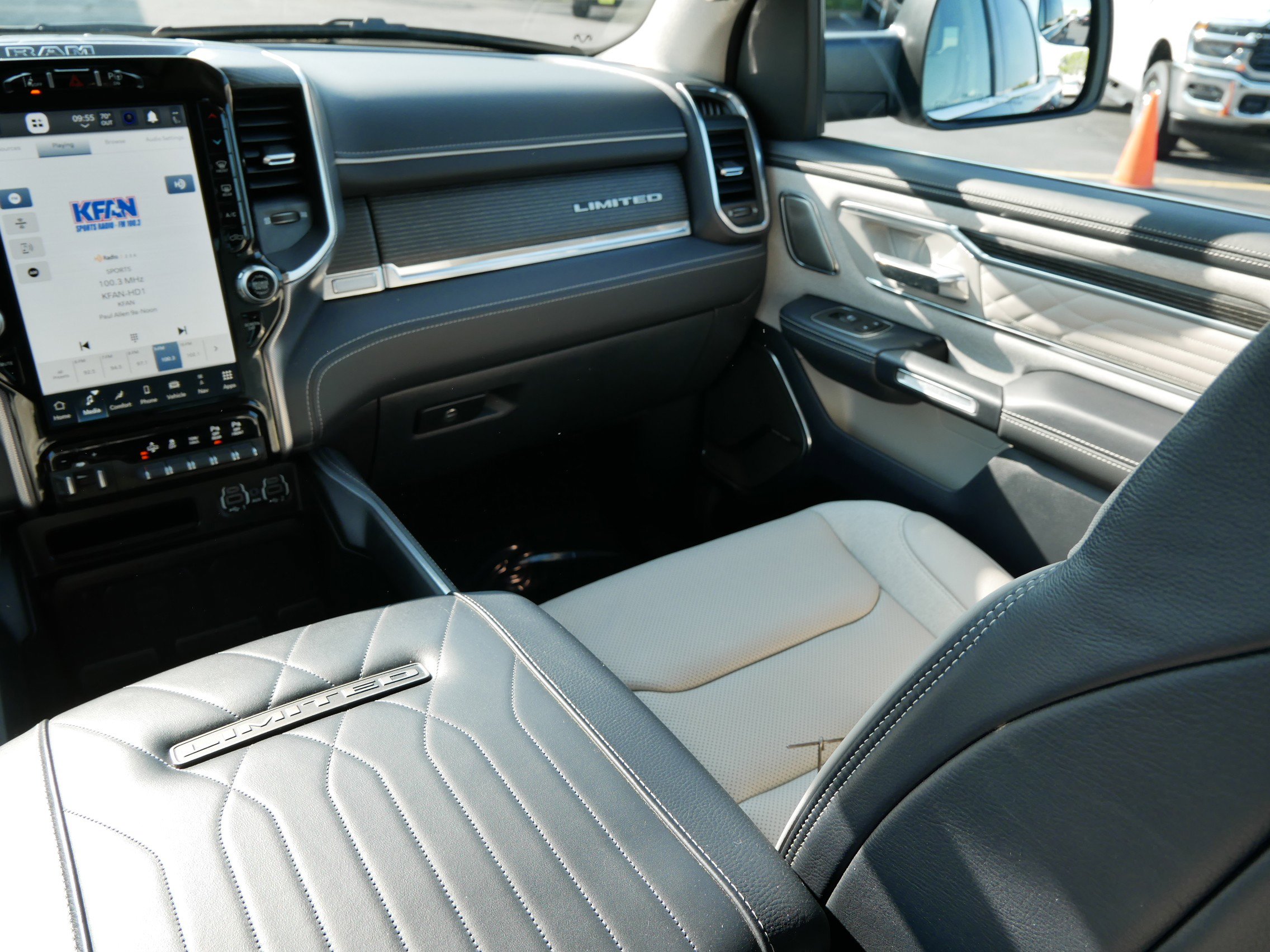 2023 Ram 1500 Limited photo 14