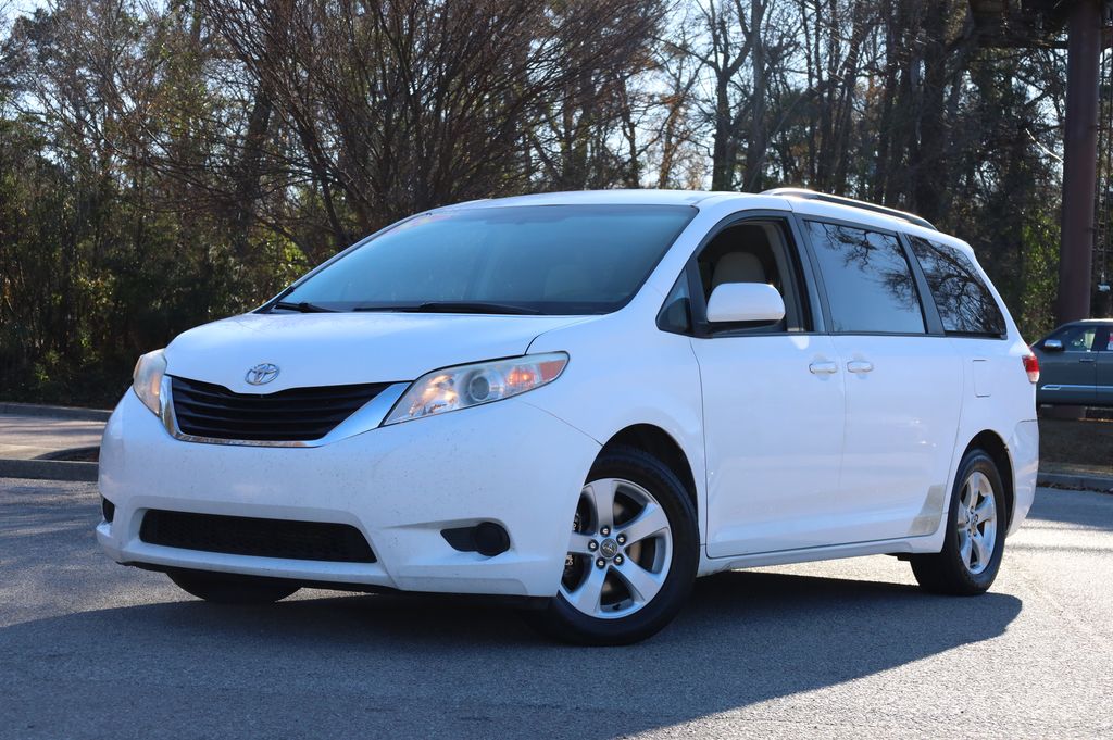 2011 Toyota Sienna LE
