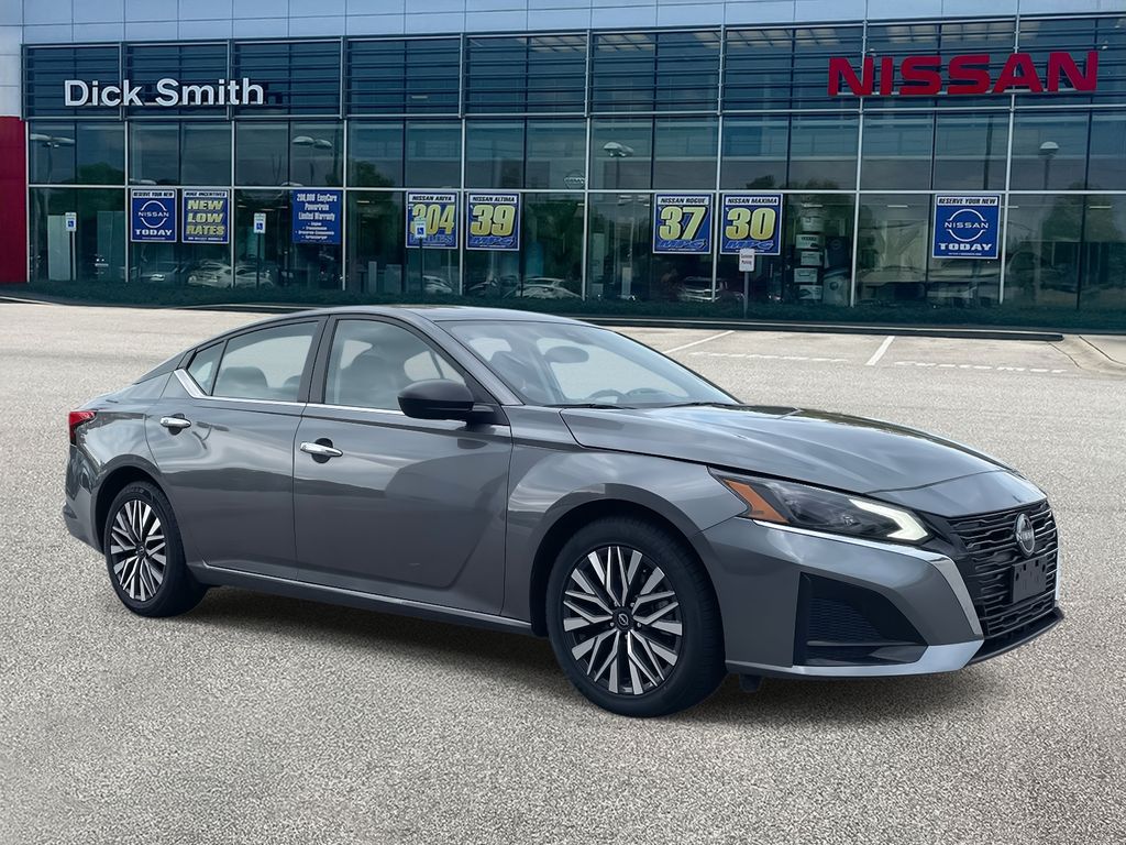2024 Nissan Altima SV's photo