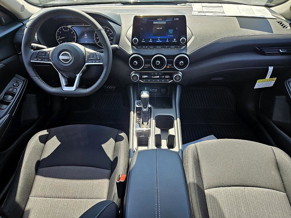 2025 Nissan Sentra SV photo 10