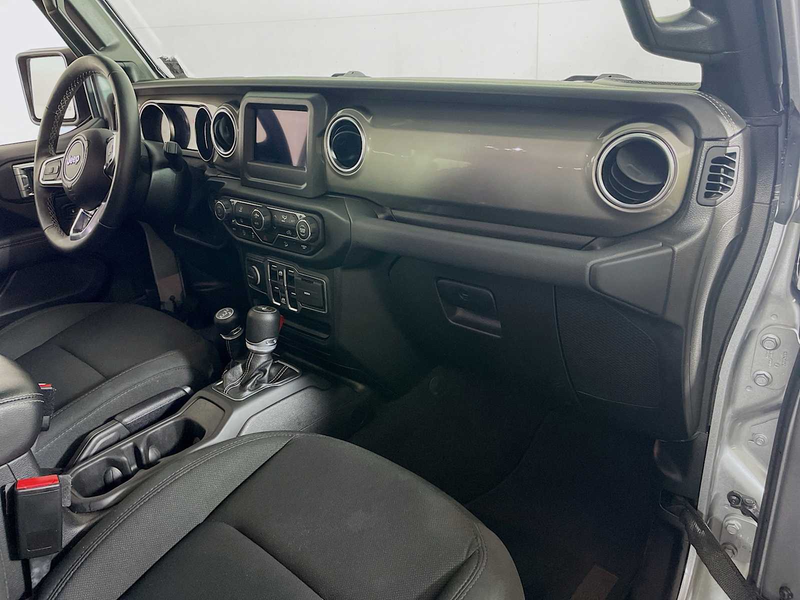 2021 Jeep Wrangler Unlimited Sahara photo 25