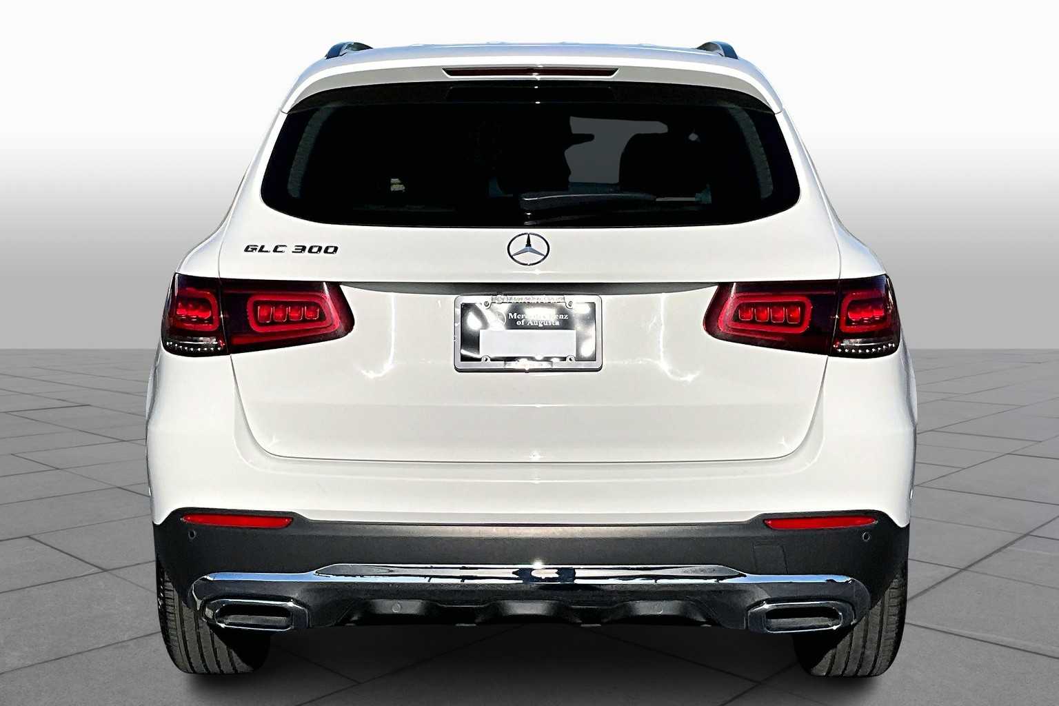 2022 Mercedes Benz GLC 300 photo 4