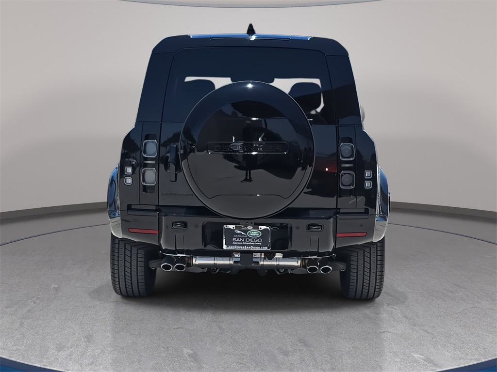 2025 Land Rover Defender 110 V8 photo 6