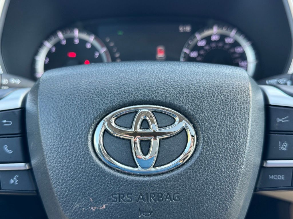 2023 Toyota Highlander XLE photo 27