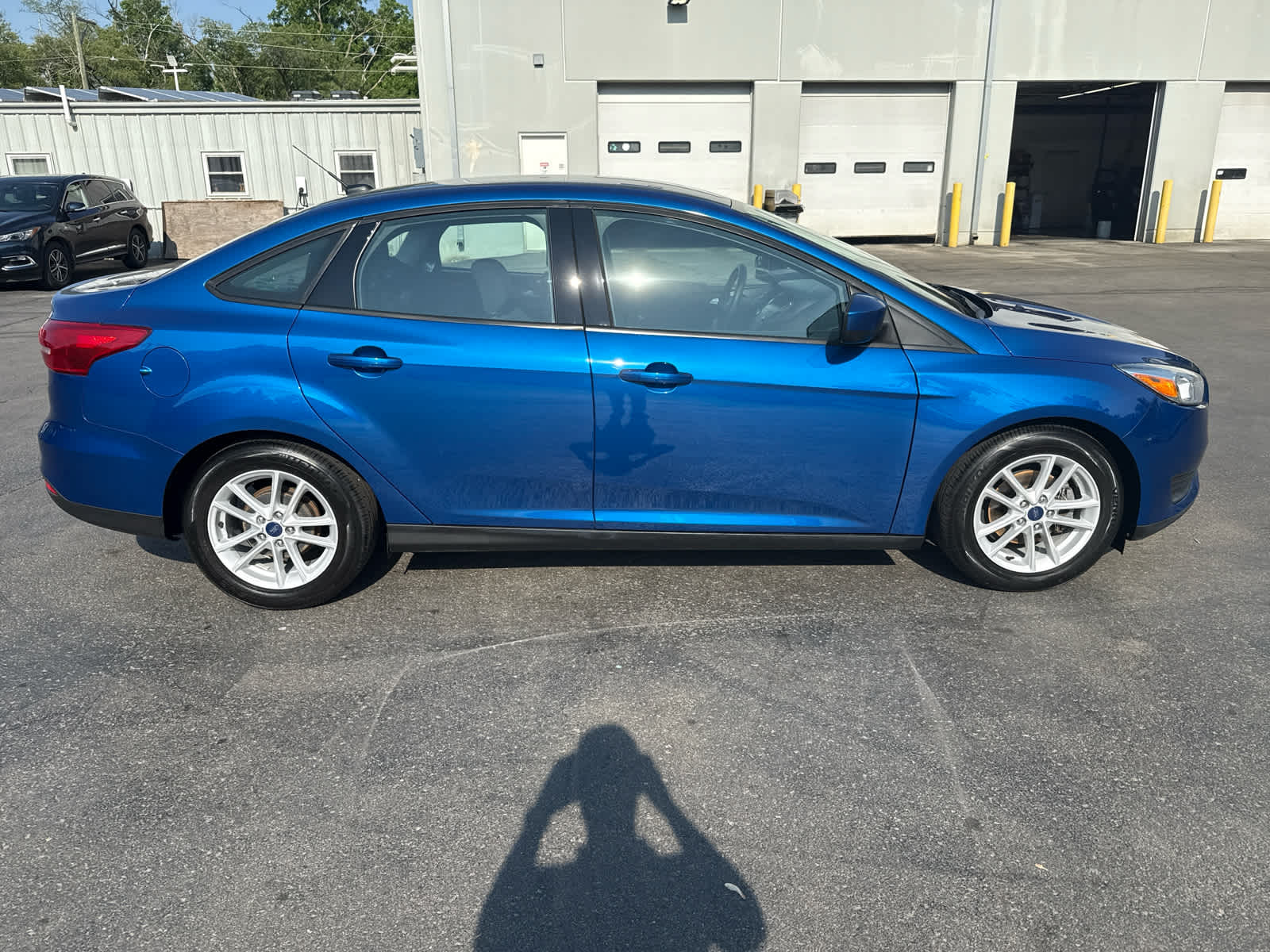 2018 Ford Focus SE photo 2