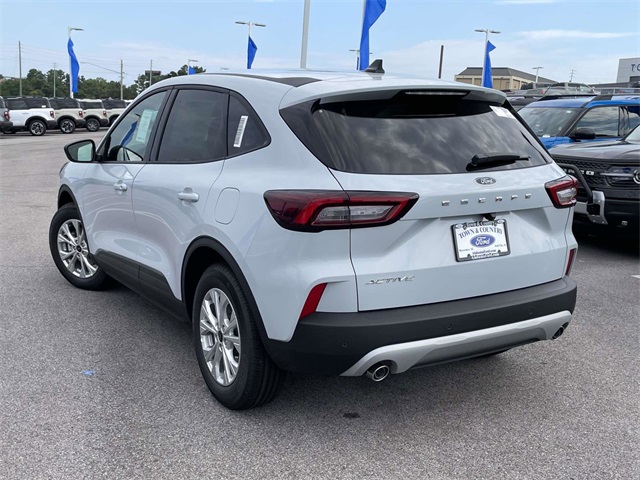 2025 Ford Escape Active photo 2