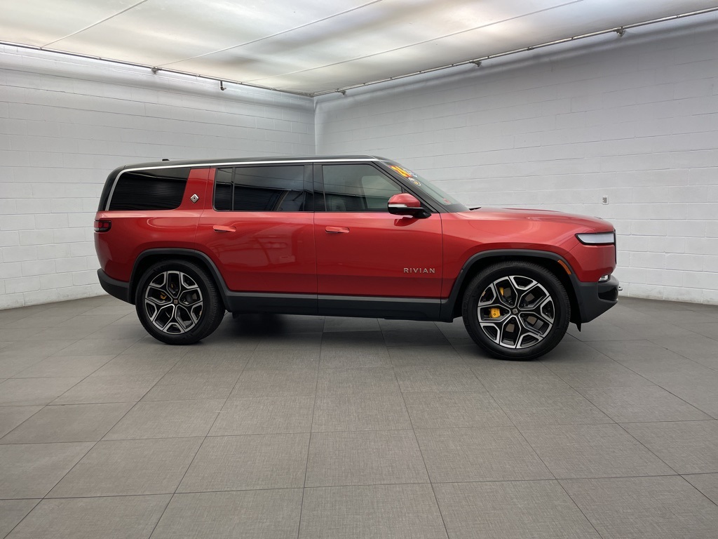 2024 Rivian R1S Launch Edition photo 3