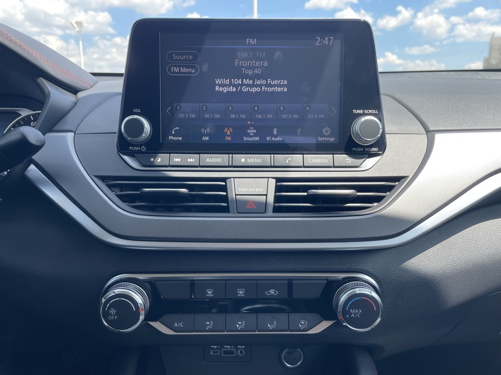 2025 Nissan Altima SR photo 16