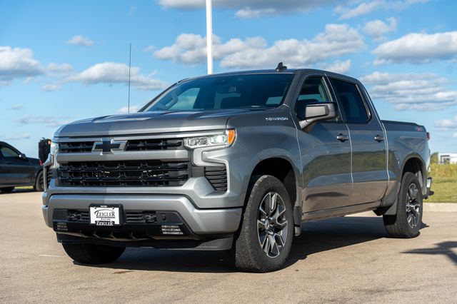 2023 Chevrolet Silverado 1500 RST photo 3