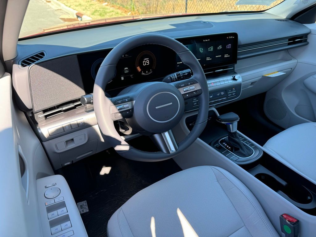 2025 Hyundai Kona SEL photo 2