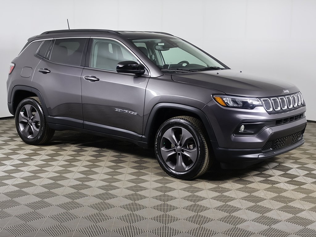 Used 2022 Jeep Compass Latitude Lux with VIN 3C4NJDFB3NT127449 for sale in Ewing, NJ
