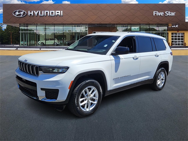 2023 Jeep Grand Cherokee Laredo photo 3