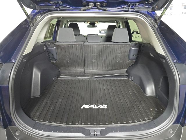 2019 Toyota RAV4 XLE photo 20