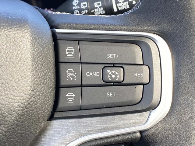 2025 Jeep Wagoneer L Series II photo 16