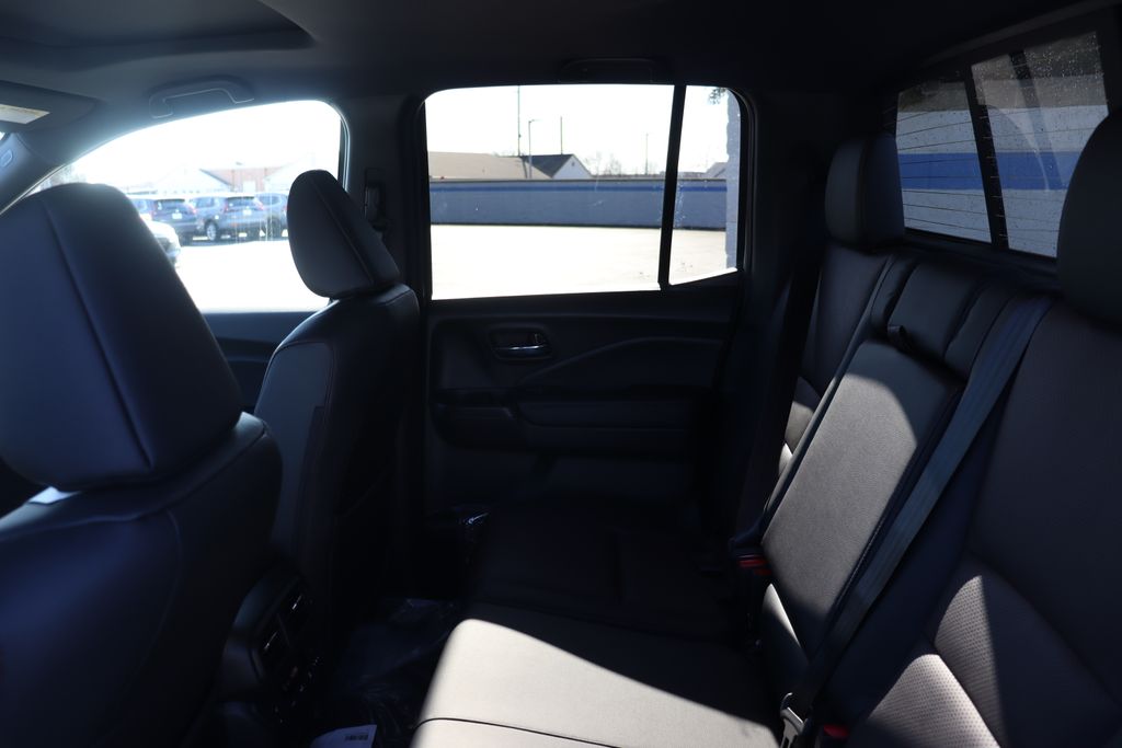 2026 Honda Ridgeline Black Edition photo 11