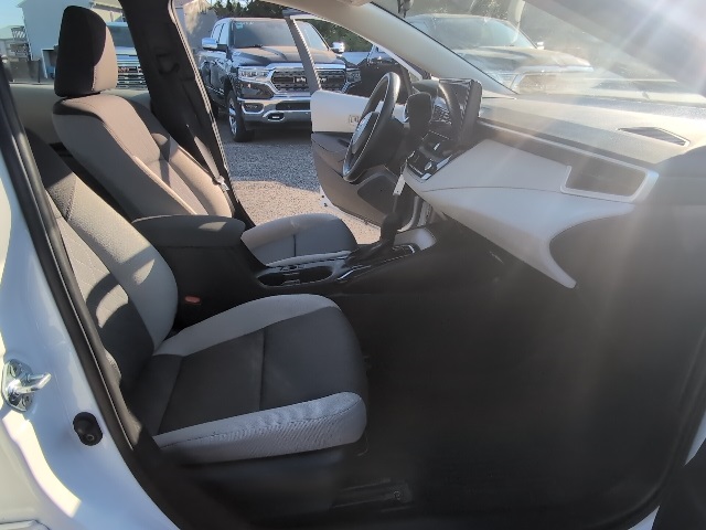 2025 Toyota Corolla LE photo 33
