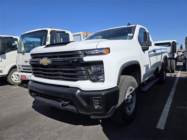 2025 Chevrolet Silverado 3500HD photo 2