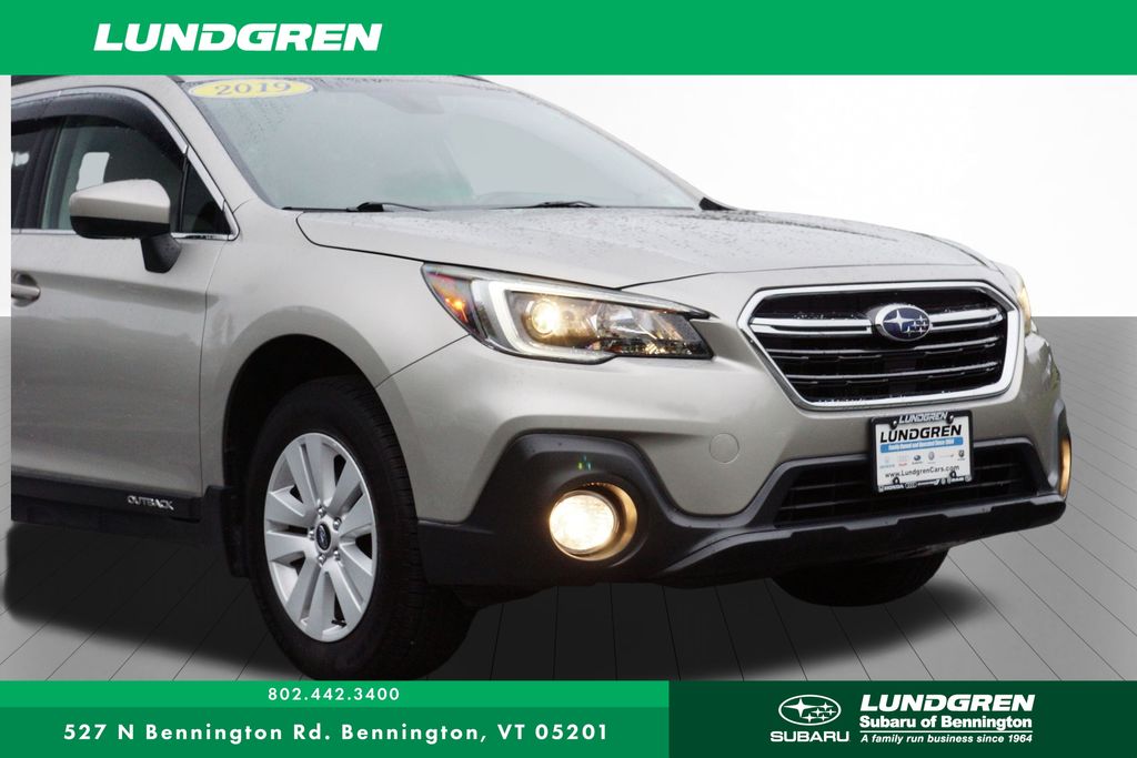 2019 Subaru Outback 2.5i Premium photo 9