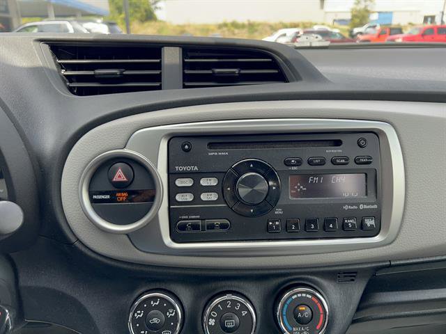 2013 Toyota Yaris L photo 15
