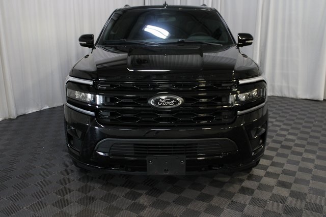 2022 Ford Expedition Limited photo 2